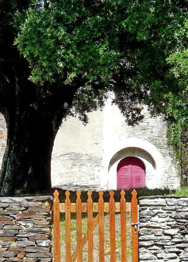 La vallée de Gaïa Bed and Breakfast Saint-Hilaire-de-Lavit Esterno foto